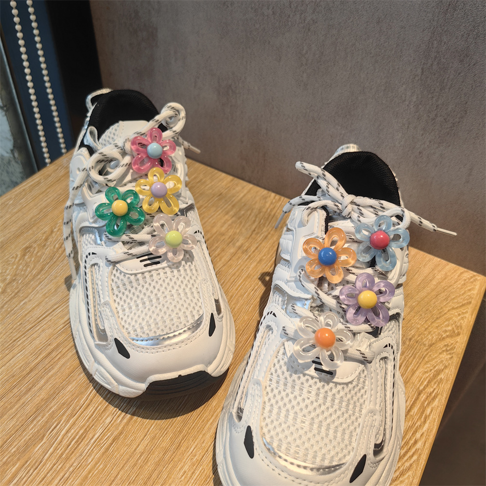 Sneaker Care Accessories - 8 Stück niedliche transparente Blumenanhänger, bunte